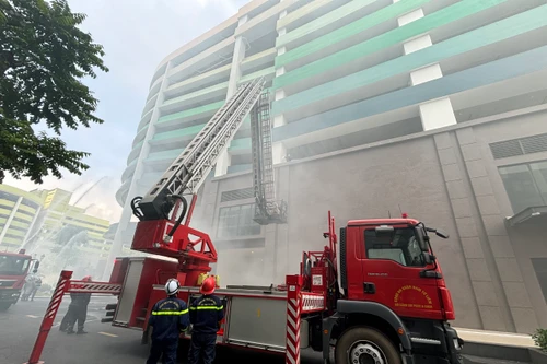 Diễn tập phương án chữa cháy tìm kiếm cứu nạn tại khu đô thị Vinhomes Smart City