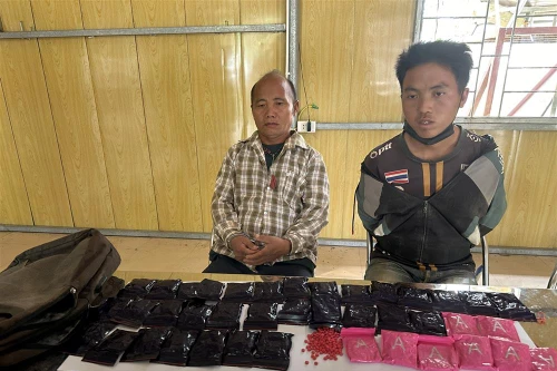 Vây bắt 2 bố con vận chuyển 8.000 viên ma túy tổng hợp