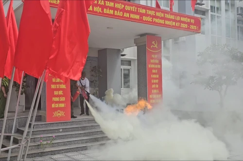 Huyện Thanh Trì tổ chức Lễ ra mắt “điểm” lực lượng tham gia bảo vệ an ninh trật tự ở cơ sở