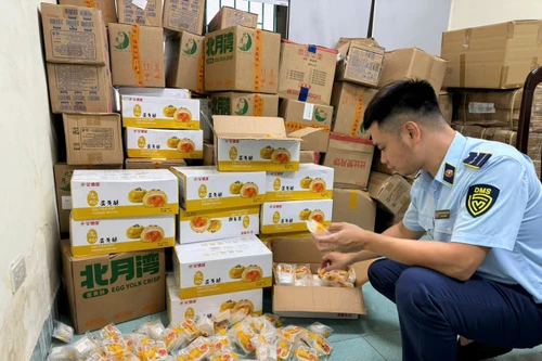 Kiểm tra, phát hiện trên 13.000 sản phẩm bánh Trung thu nhập lậu