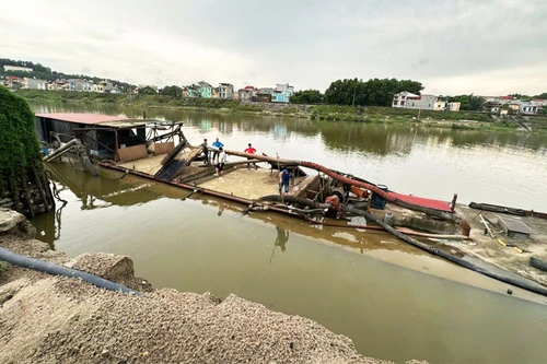 Khởi tố một bị can vi phạm quy định về khai thác tài nguyên