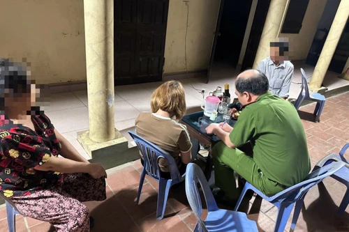 Kịp thời cứu người phụ nữ có ý định tiêu cực