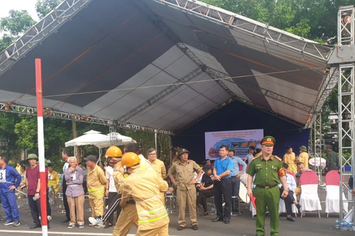 Hình ảnh so tài dập lửa, cứu nạn của các Tổ liên gia an toàn PCCC