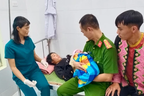 Thượng tá Công an hỗ trợ sản phụ 'trở dạ' thành công trên đường đi công tác