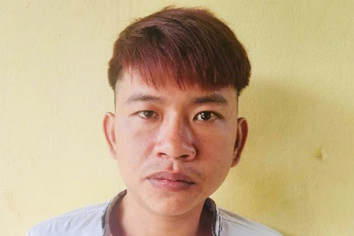 Vờ hỏi mua xe máy rồi chiếm đoạt