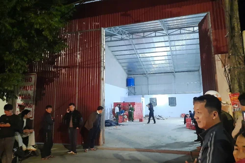 Cảnh sát đột kích kho cất giấu hơn 10 tấn pháo