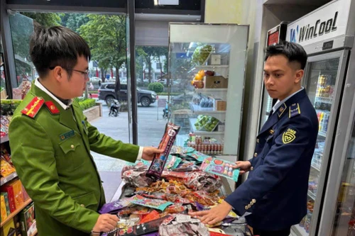 Kiểm tra, phát hiện nhiều cơ cở kinh doanh hàng lậu 