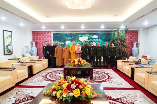 Đoàn Trung ương Giáo hội Phật giáo Việt Nam thăm, chúc Tết Công an Hà Nội