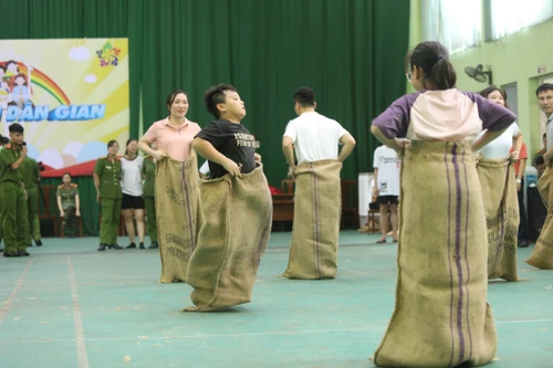 Ngày gia đình rộn ràng - Hân hoan trò chơi dân gian
