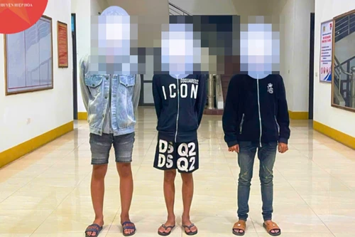 Ba đối tượng dùng dao đe dọa cướp tài sản của người đi đường