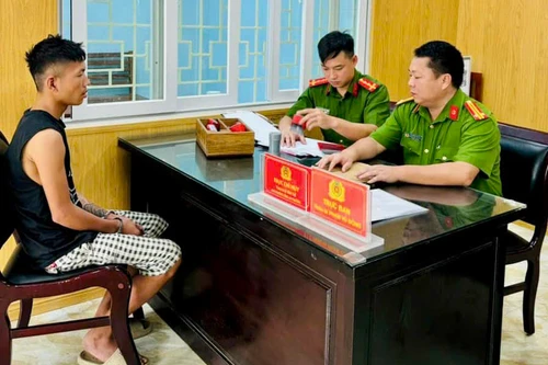 Vận động đầu thú thành công đối tượng truy nã