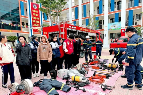 Kỹ năng sinh tồn, ứng phó hoả hoạn - hành trang cần thiết với học sinh
