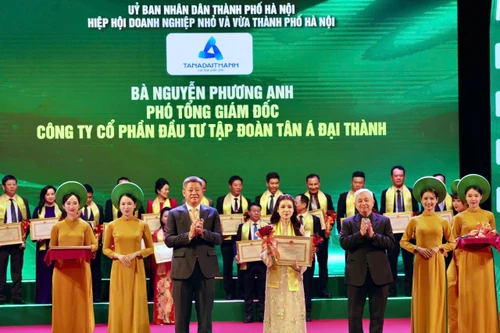 Tôn vinh 120 doanh nhân, doanh nghiệp tiêu biểu 