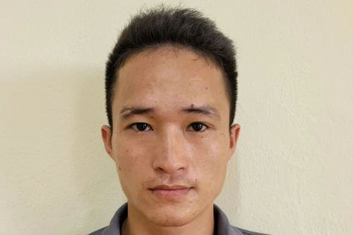 Tạm giữ đối tượng chặn người đi đường chiếm đoạt tài sản