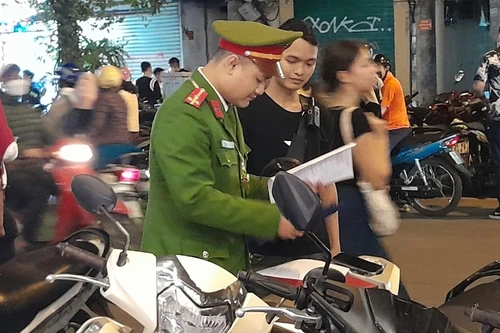 Xử phạt 29 bãi giữ xe thu giá không đúng quy định 