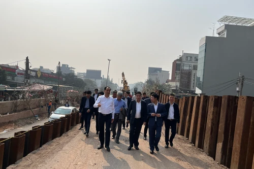 Đẩy nhanh tiến độ dự án cầu vượt nút giao Xuân Diệu- Âu Cơ