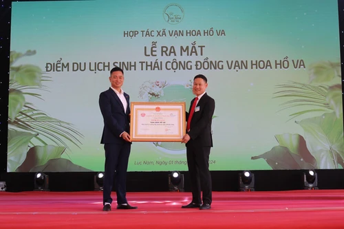 Chính thức đón du khách điểm du lịch văn hóa cộng đồng Vạn Hoa Hồ Va tại tỉnh Bắc Giang