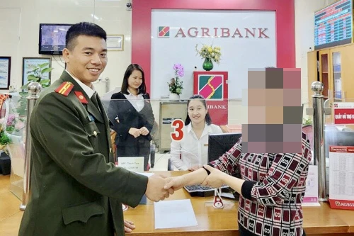 Công an và cán bộ ngân hàng nhanh chóng vô hiệu hóa thủ đoạn lừa đảo qua mạng