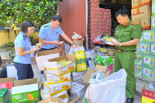 Phát hiện gần 2.500 sản phẩm không rõ nguồn gốc xuất xứ