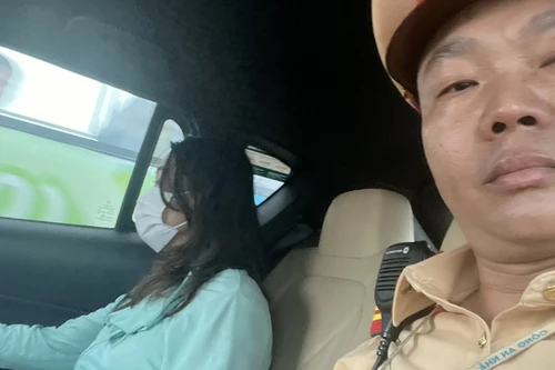 Kịp thời cứu một người phụ nữ định nhảy cầu Chương Dương