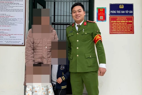 Nhanh chóng tìm người thân cho bé lạc nhà