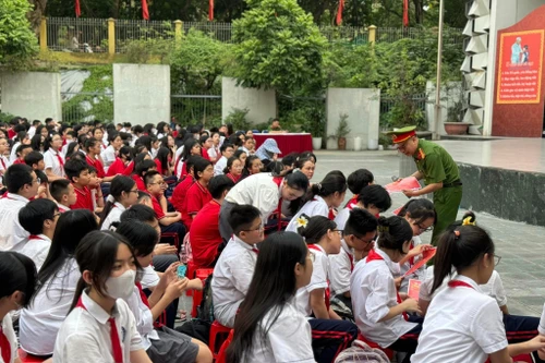 Ý nghĩa thiết thực từ lá thư ngỏ gửi tới người dân của Trưởng Công an quận Tây Hồ