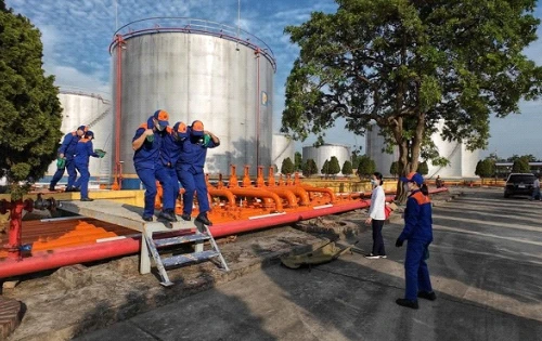 Xử lý sự cố giả định tràn dầu, chữa cháy và cứu nạn cứu hộ Tổng kho Xăng dầu Đức Giang
