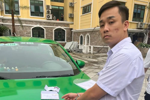 Tuần tra, kiểm soát bắt quả tang lái xe taxi giấu ma túy