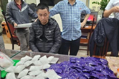 Công an Hà Nội 'bóc' đường dây mua bán ma túy liên tỉnh, thu số lượng lớn tang vật 