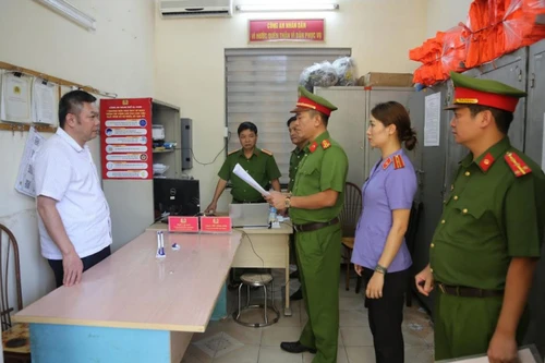 Khám xét khẩn cấp nơi làm việc của Giám đốc khai thác mỏ ở Quảng Ninh