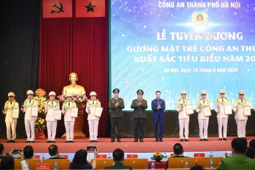 Sáng tạo áp dụng công nghệ số hoá vào nhiệm vụ tham mưu