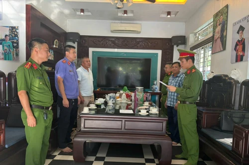 Khởi tố Giám đốc Công ty khai thác, kinh doanh khoáng sản