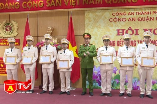 Quyết tâm hoàn thành xuất sắc nhiệm vụ đảm bảo ANTT, giữ gìn cuộc sống bình yên của nhân dân