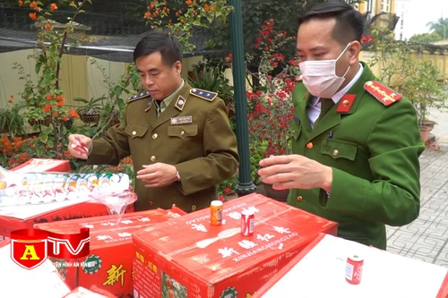 Phát hiện hơn 10 tấn bánh kẹo không rõ nguồn gốc