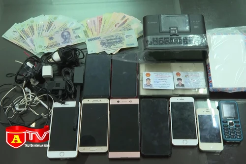 Bắt giữ 2 đối tượng lắp camera ghi hình trong nhà nghỉ để tống tiền các đôi tình nhân