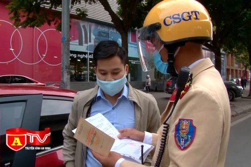 Tổng kiểm tra, xử lý vi phạm về dừng đỗ sai quy định trên toàn địa bàn Hà Nội