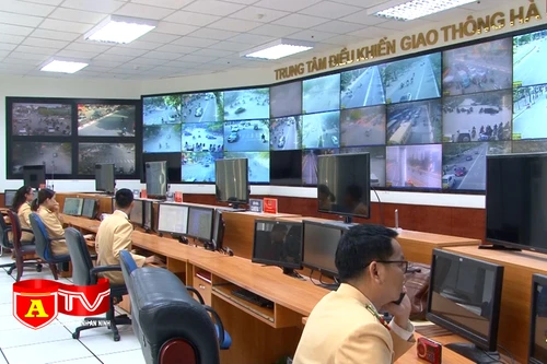 Bắt đầu từ 15-12, CSGT Hà Nội sẽ dán thông báo phạt nguội lên xe dừng đỗ sai quy định