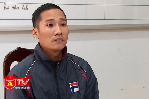 Bắt giữ đối tượng tàng trữ, vận chuyển pháo nổ