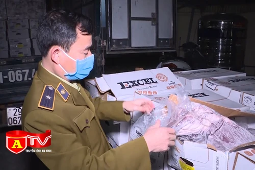 CSGT Hà Nội phát hiện hơn 1 tấn thăn, sườn bò Canada hết hạn sử dụng 