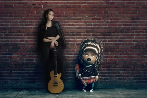 Tạo hình "chất lừ" của Ngọc Trinh cạnh các nhân vật phim hoạt hình "bom tấn"