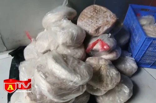 Phát hiện hơn 500kg thực phẩm đông lạnh không rõ nguồn gốc