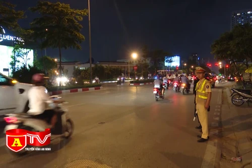 Tuần tra kiểm soát giao thông phát hiện 5 đối tượng có dấu hiệu phạm pháp hình sự