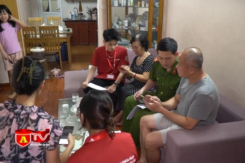 Tăng ca, làm đêm quyết tâm hoàn thành mục tiêu cấp CCCD