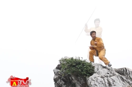 Tết Bính Thân nói chuyện Hầu quyền