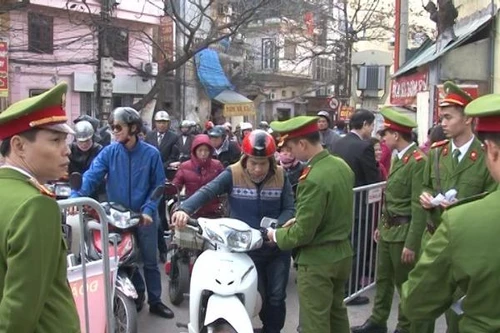 Đảm bảo ANTT cho bà con giáo dân đi lễ đầu năm