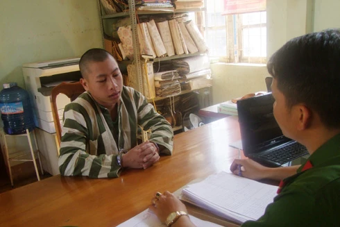 Cho mượn điện thoại chơi game để dụ dỗ thực hiện hành vi đồi bại với trẻ em