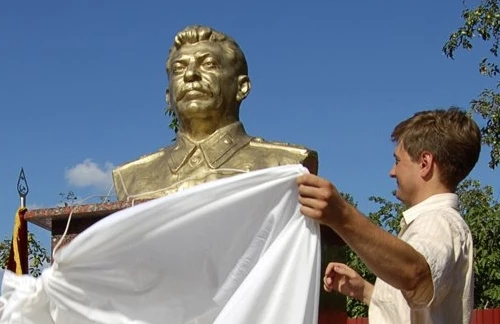 Không quên lịch sử vệ quốc vĩ đại