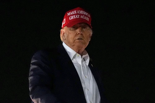 Tổng thống Trump đẩy mạnh cung cấp vũ khí cho Ukraine khi đàm phán với Nga bế tắc?