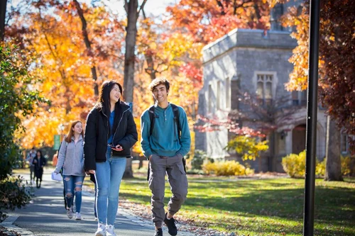 Bộ Ngoại giao lên tiếng về thông tin Mỹ tạm dừng phỏng vấn visa du học