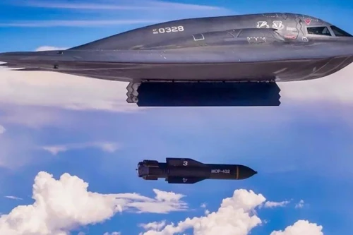 Mỹ đã ‘ném rất nhiều bom’ xuống 3 cơ sở hạt nhân ở Iran